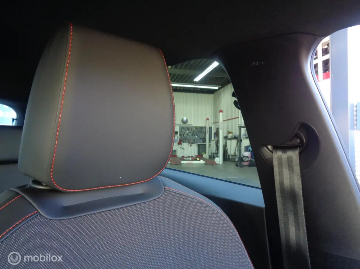 1.0 TSI FR 81kw Airco/LM velgen/FULL LED/Dig dash/Sfeer pak/Navigatie/Apple carplay/Zwarte hemel/PDC/1 st eig