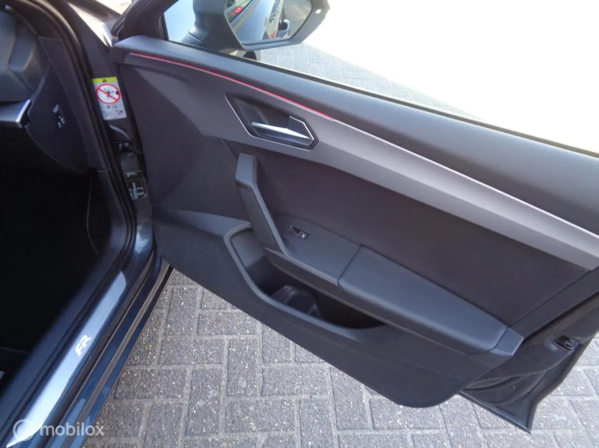 1.0 TSI FR 81kw Airco/LM velgen/FULL LED/Dig dash/Sfeer pak/Navigatie/Apple carplay/Zwarte hemel/PDC/1 st eig