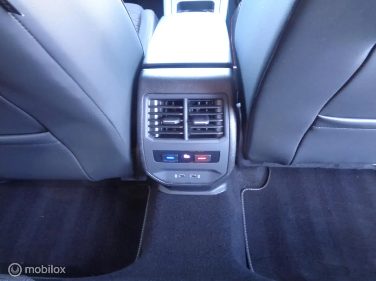 1.0 TSI FR 81kw Airco/LM velgen/FULL LED/Dig dash/Sfeer pak/Navigatie/Apple carplay/Zwarte hemel/PDC/1 st eig
