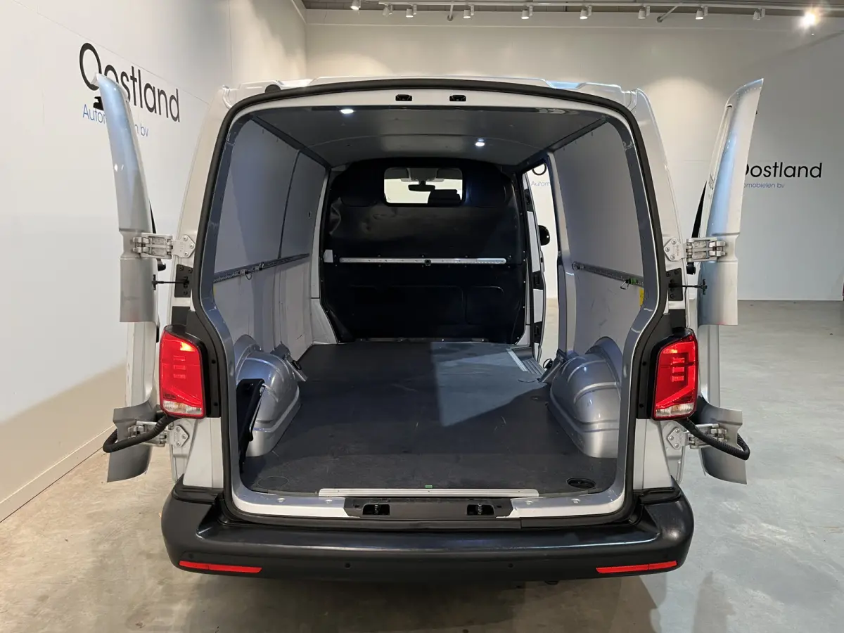 2.0 TDI L2H1 150 PK DSG Automaat / Euro 6 / Airco / CarPlay / PDC / Cruise Control / Navigatie / 3-Zits