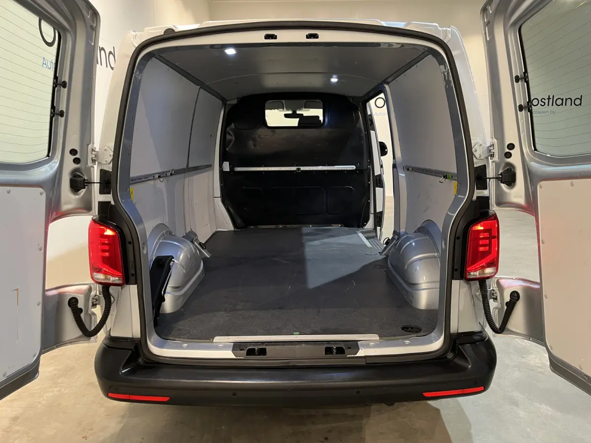 2.0 TDI L2H1 150 PK DSG Automaat / Euro 6 / Airco / CarPlay / PDC / Cruise Control / Navigatie / 3-Zits