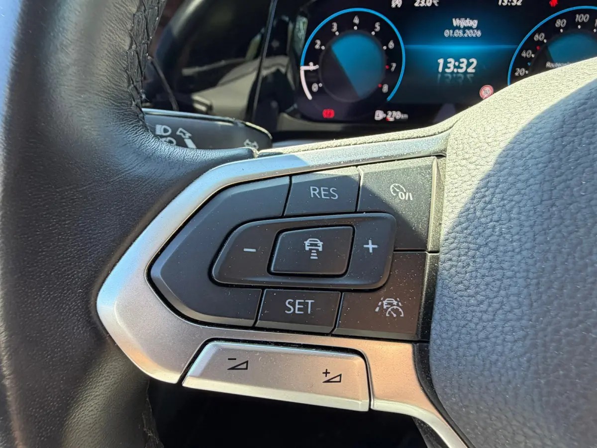 1.0 TSI Life Business CARPLAY | NAVI
