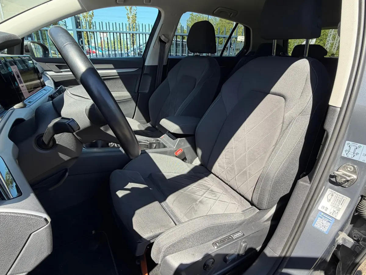 1.0 TSI Life Business CARPLAY | NAVI