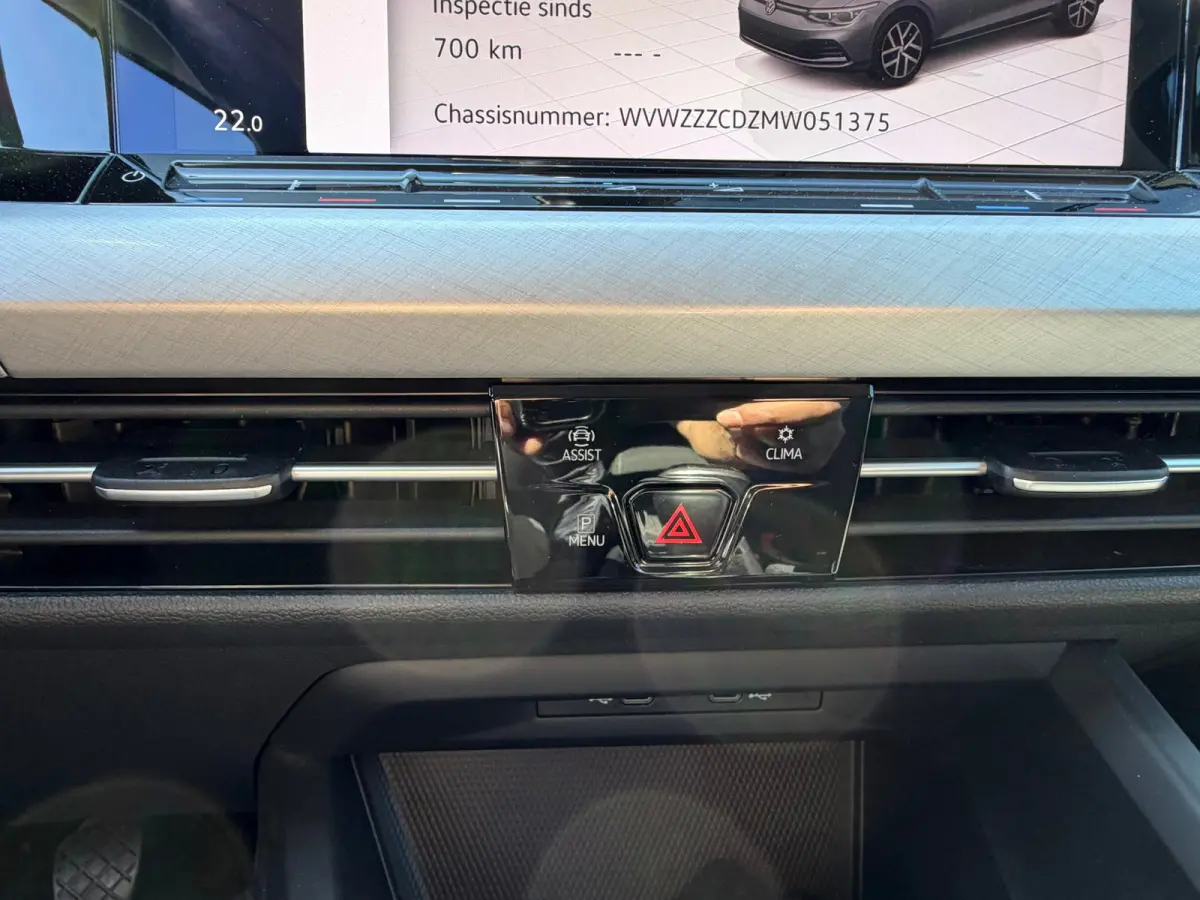 1.0 TSI Life Business CARPLAY | NAVI