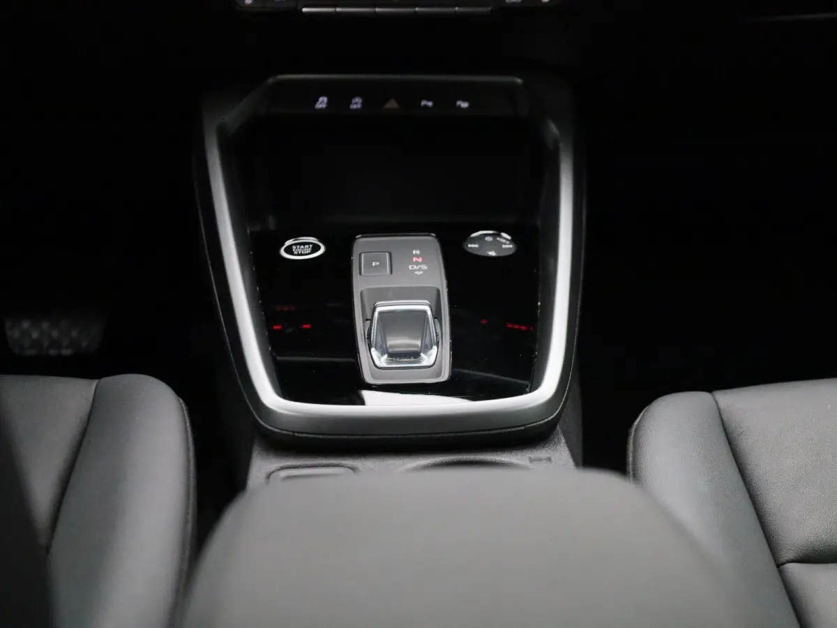 2.0 35 TDi 110kW S tronic AUTOMAAT | LEDER | ADAPTIEVE CRUISE | CAMERA | TREKHAAK | NAVIGATIE | APPLE CARPLAY | LMV | VIRTUEEL | STOELVERWARMING | CLIMA | 12  MAANDEN BOVAG GARANTIE |