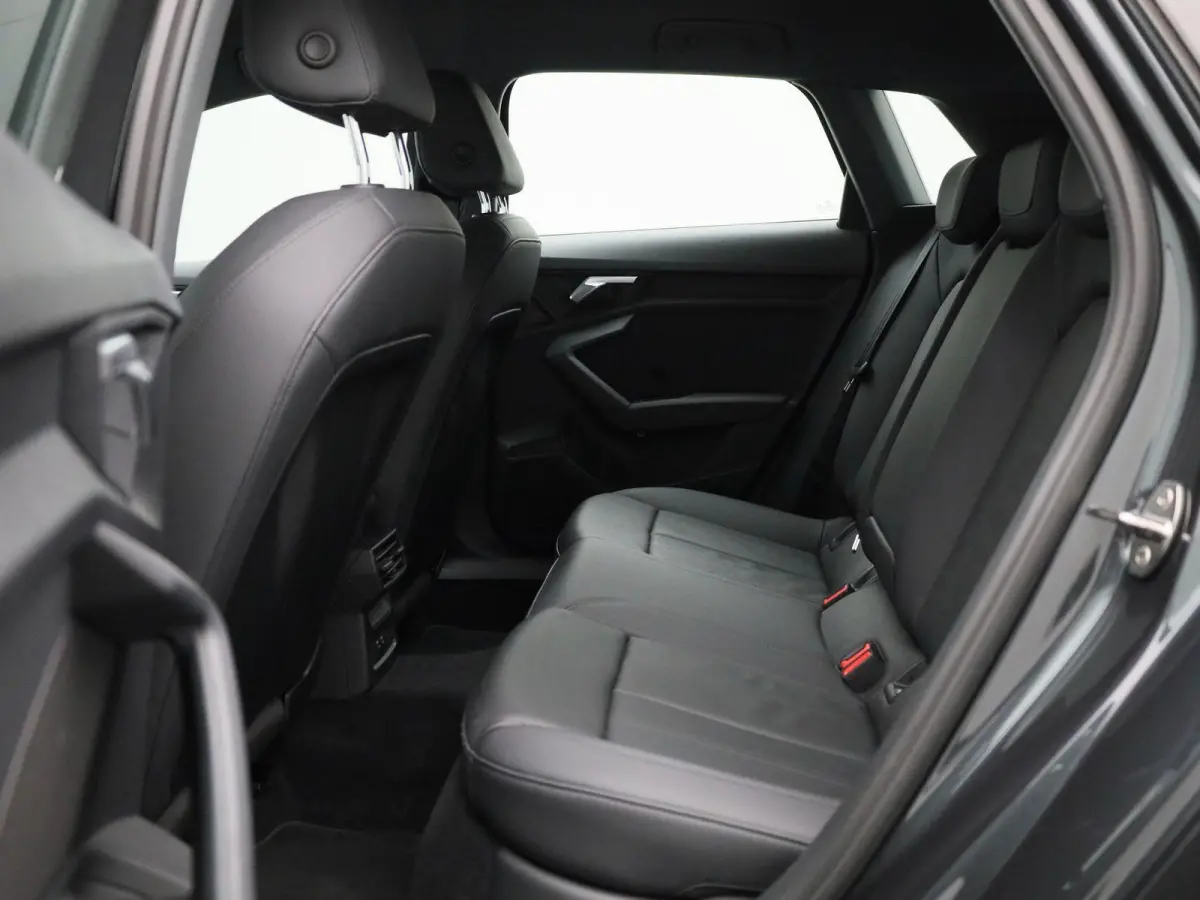 2.0 35 TDi 110kW S tronic AUTOMAAT | LEDER | ADAPTIEVE CRUISE | CAMERA | TREKHAAK | NAVIGATIE | APPLE CARPLAY | LMV | VIRTUEEL | STOELVERWARMING | CLIMA | 12  MAANDEN BOVAG GARANTIE |