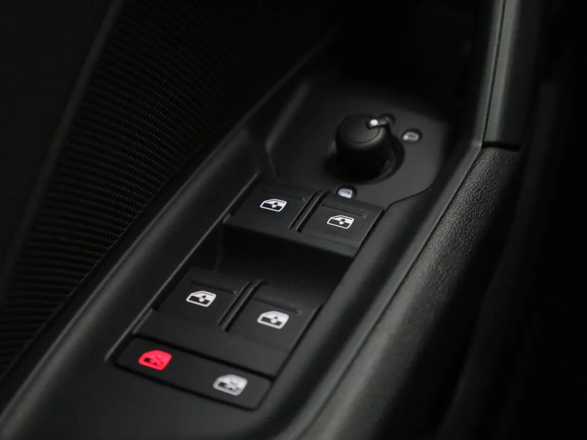 2.0 35 TDi 110kW S tronic AUTOMAAT | LEDER | ADAPTIEVE CRUISE | CAMERA | TREKHAAK | NAVIGATIE | APPLE CARPLAY | LMV | VIRTUEEL | STOELVERWARMING | CLIMA | 12  MAANDEN BOVAG GARANTIE |