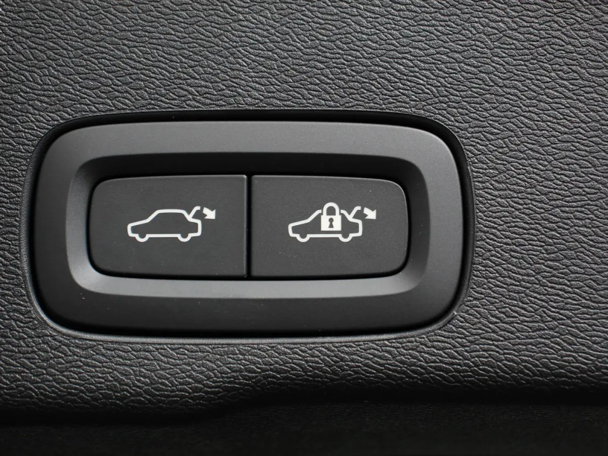 2.0 T6 Plug-in hybrid AWD Plus Bright 398pk Full LED Cruise Control + Pilot Assist Parkeersensoren V&A+ camera Panaroma dak