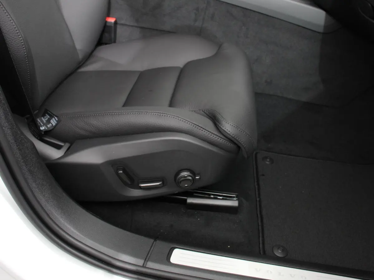 2.0 T6 Plug-in hybrid AWD Plus Bright 398pk Full LED Cruise Control + Pilot Assist Parkeersensoren V&A+ camera Panaroma dak
