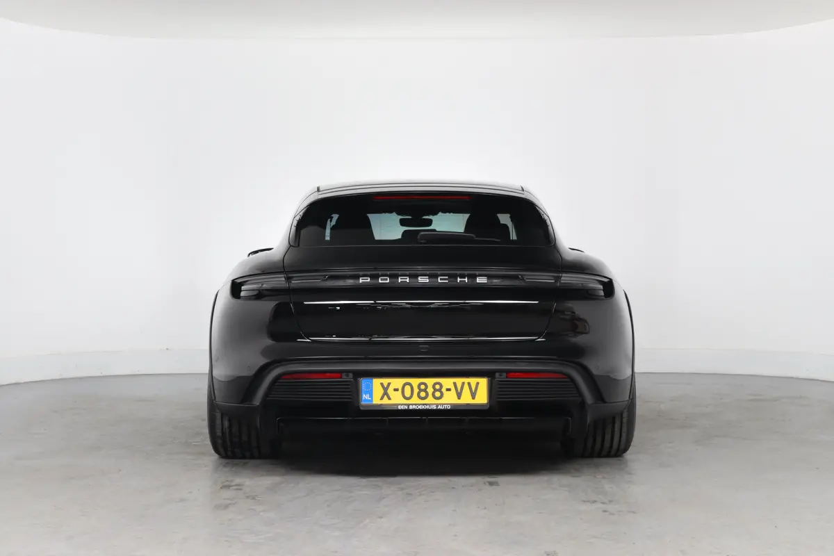 4 93 kWh | SOH 93% | Sport Chrono | Luchtvering | BOSE | LED | Memory | Panorama Dak | 21'' LMV | Camera | BLIS | Leder | Stoelverwarming | Navi | Clima | Cruise Adaptive