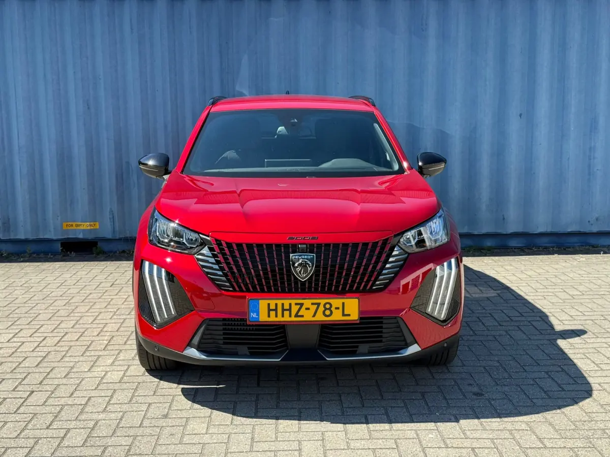1.2 Hybrid 145 Allure 360 camera | Keyless | Adaptive cruise control | Apple carplay & Android auto