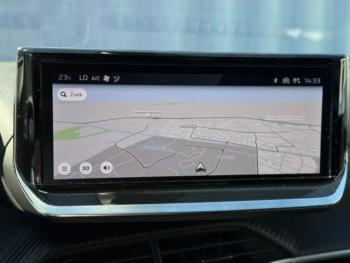 1.2 Hybrid 145 Allure 360 camera | Keyless | Adaptive cruise control | Apple carplay & Android auto
