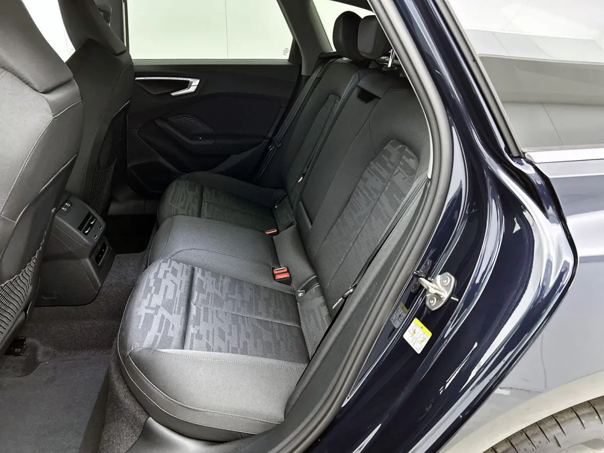 Avant 2.0 quattro Advanced edition 299 PK | Navigatie | Techniek pakket plus |  MMI bijrijdersdisplay |  Trekhaak, elektr. wegklapbaar |  Voorventilatie comfort |  Koplampsproeiers |  Zij-ai