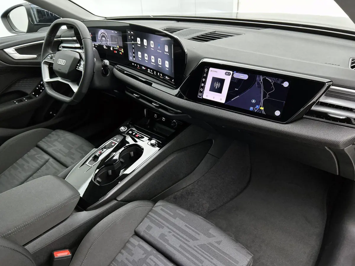 Avant 2.0 quattro Advanced edition 299 PK | Navigatie | Techniek pakket plus |  MMI bijrijdersdisplay |  Trekhaak, elektr. wegklapbaar |  Voorventilatie comfort |  Koplampsproeiers |  Zij-ai
