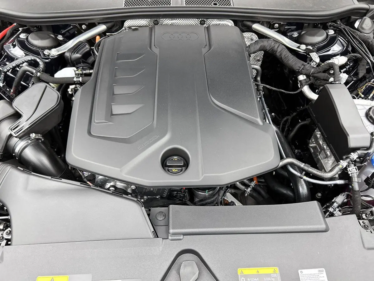Avant 2.0 quattro Advanced edition 299 PK | Navigatie | Techniek pakket plus |  MMI bijrijdersdisplay |  Trekhaak, elektr. wegklapbaar |  Voorventilatie comfort |  Koplampsproeiers |  Zij-ai