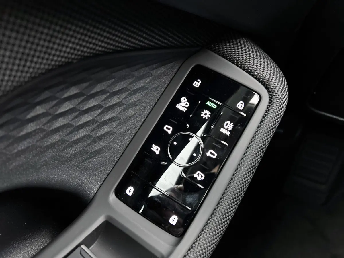 Avant 2.0 quattro Advanced edition 299 PK | Navigatie | Techniek pakket plus |  MMI bijrijdersdisplay |  Trekhaak, elektr. wegklapbaar |  Voorventilatie comfort |  Koplampsproeiers |  Zij-ai