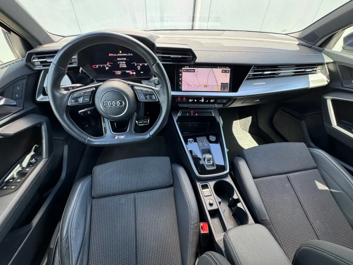 30 TFSI S-line edition AUTOMAAT * Navigatie * Parkeersensoren * Audi Sound *