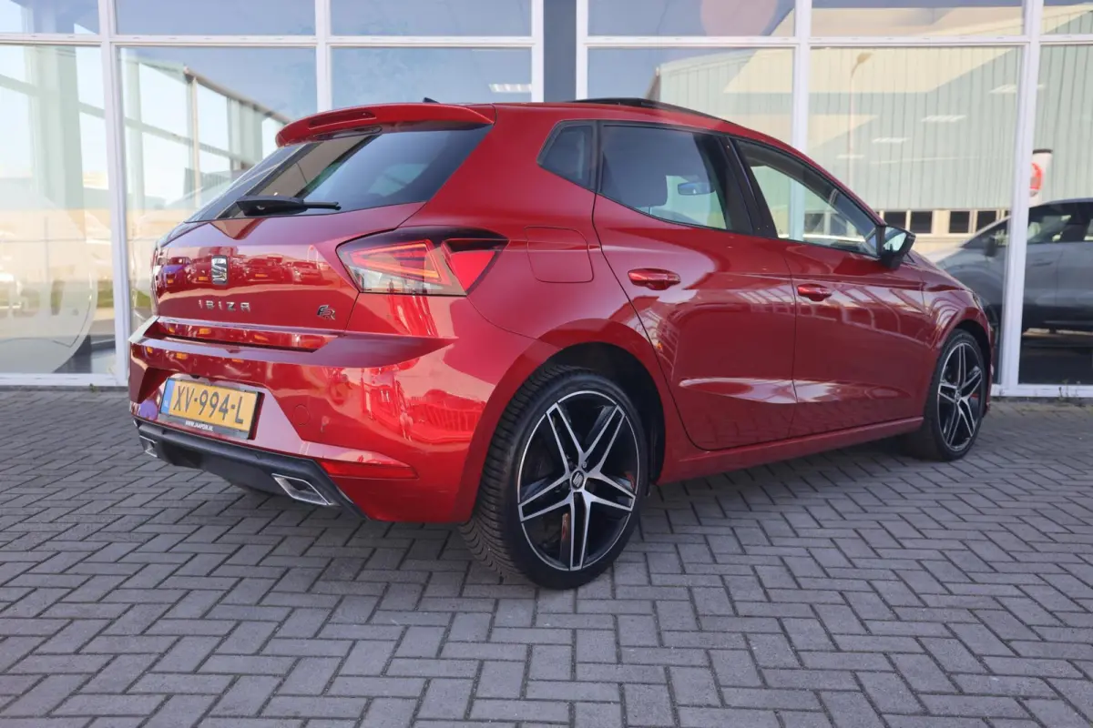 1.6 TDI FR Business Intense | Panorama | Carplay | ACC | Stoelverwarming