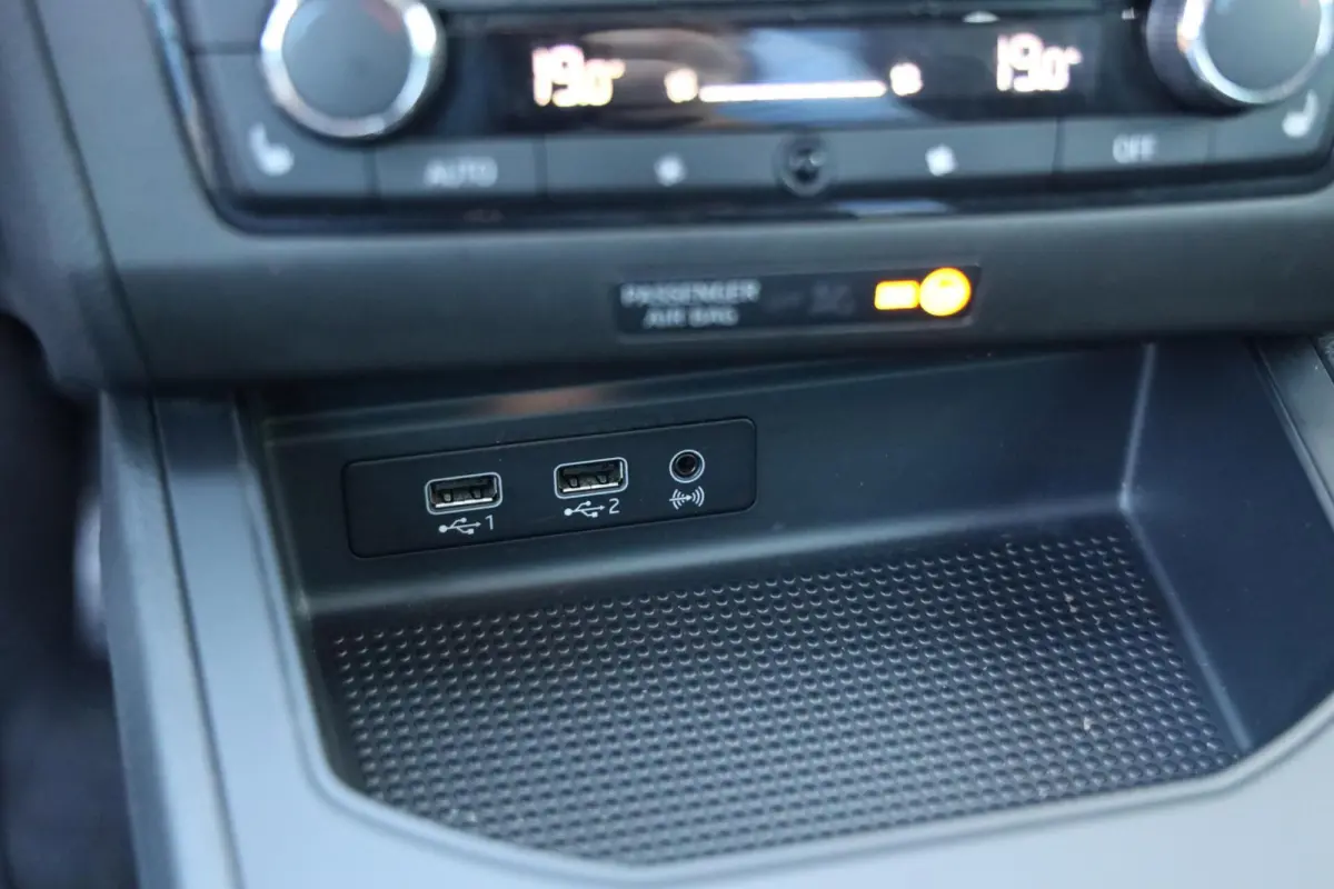 1.6 TDI FR Business Intense | Panorama | Carplay | ACC | Stoelverwarming