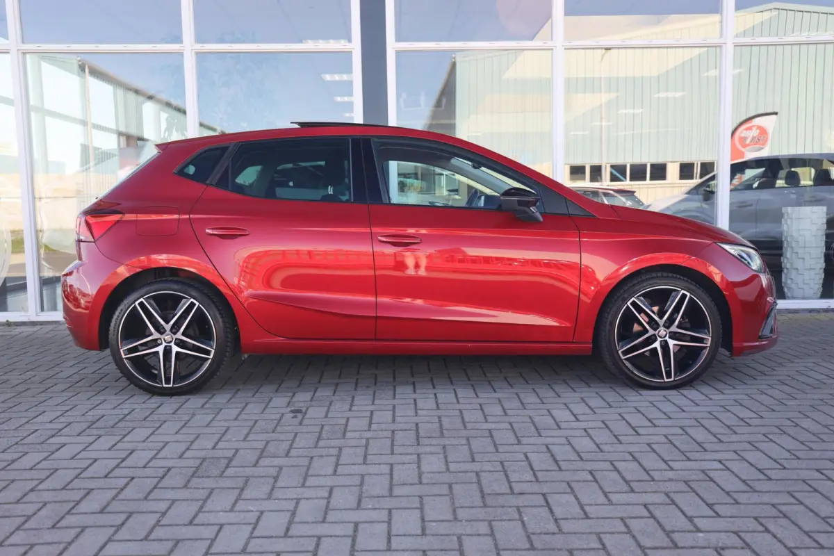 1.6 TDI FR Business Intense | Panorama | Carplay | ACC | Stoelverwarming
