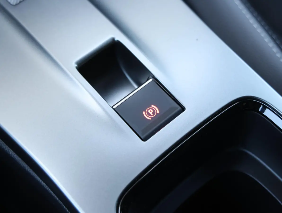 145pk Hybrid GS | Navigatie | Camera | Dodehoek detectie | Apple CarPlay / AndroidAuto | Keyless |