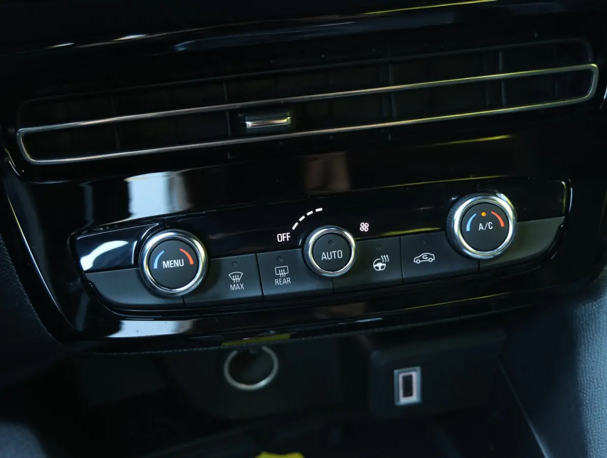 145pk Hybrid GS | Navigatie | Camera | Dodehoek detectie | Apple CarPlay / AndroidAuto | Keyless |