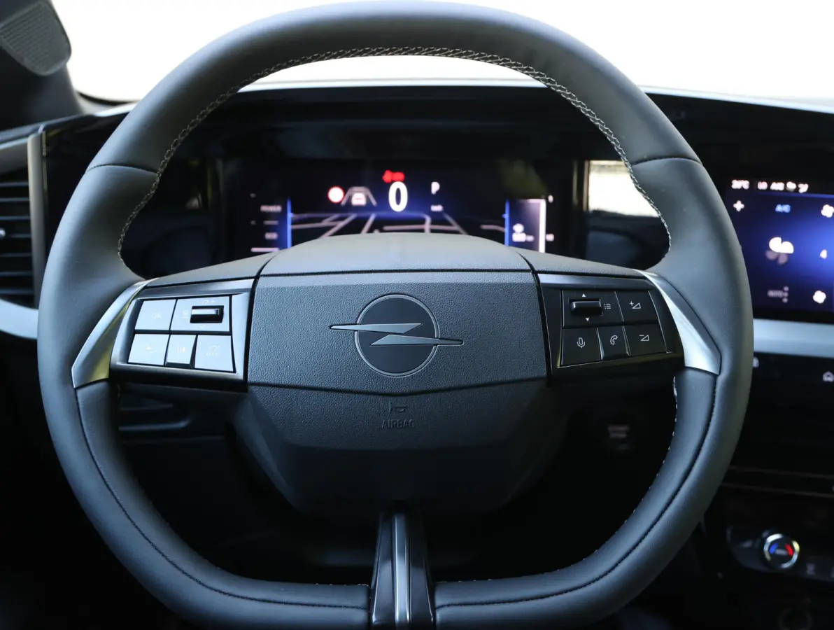 145pk Hybrid GS | Navigatie | Camera | Dodehoek detectie | Apple CarPlay / AndroidAuto | Keyless |