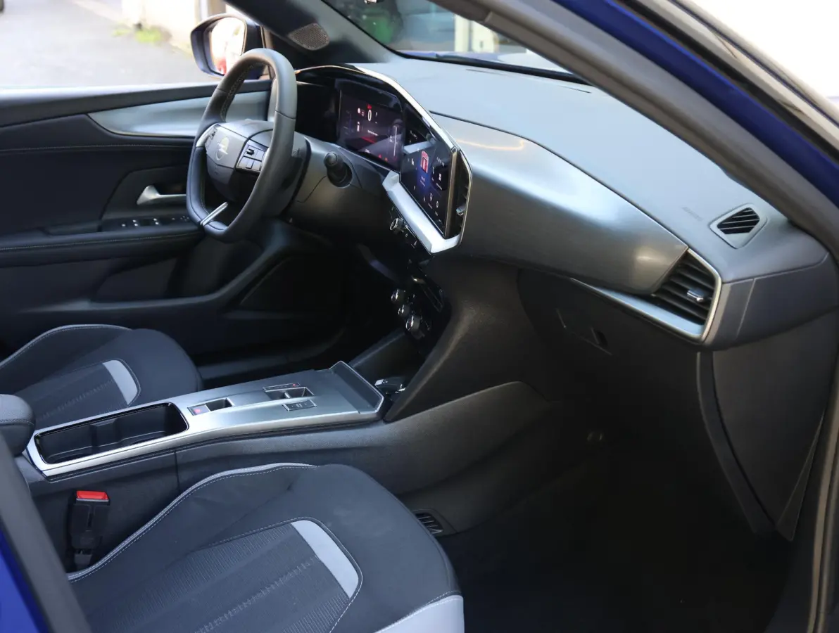 145pk Hybrid GS | Navigatie | Camera | Dodehoek detectie | Apple CarPlay / AndroidAuto | Keyless |