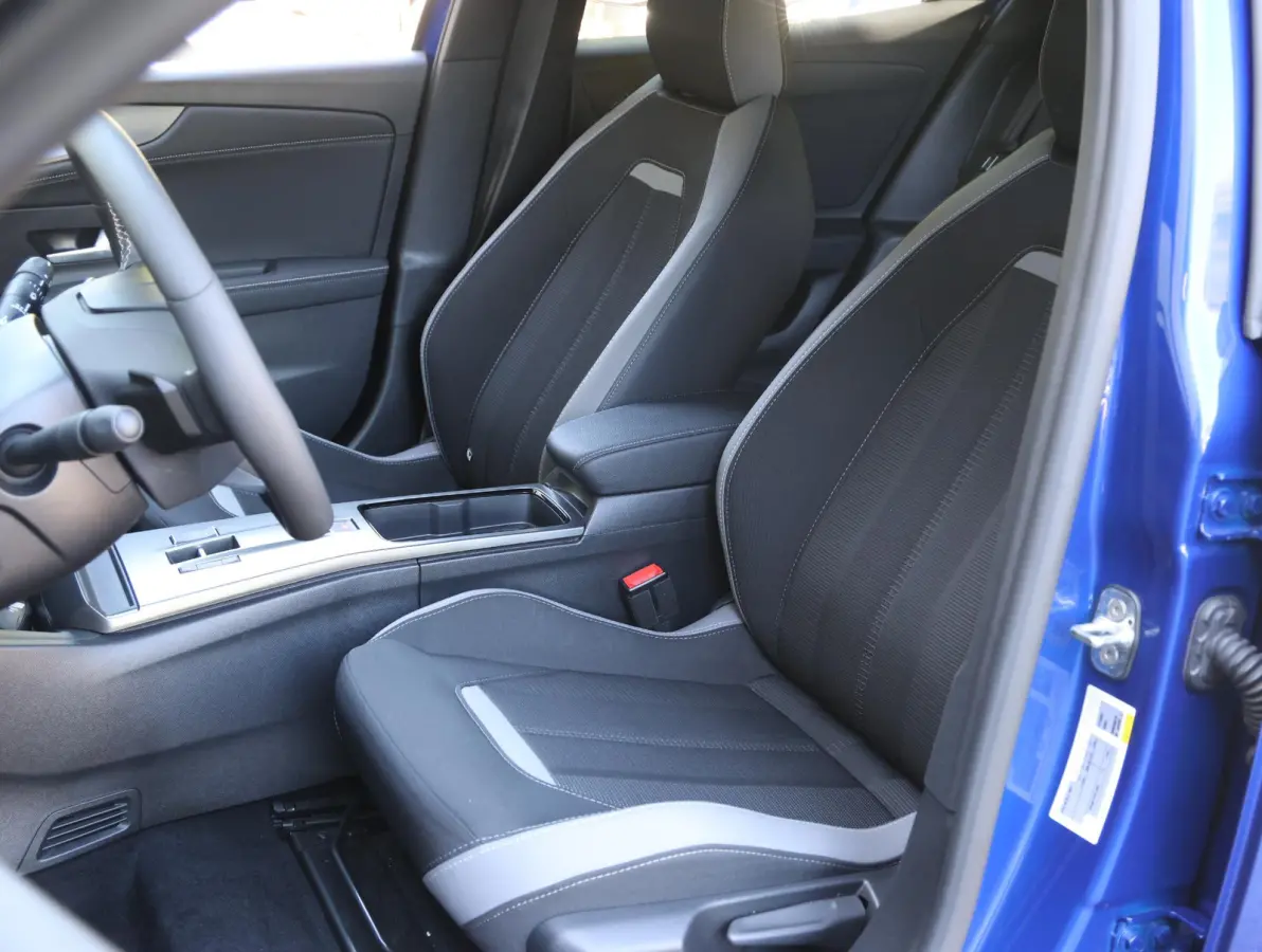 145pk Hybrid GS | Navigatie | Camera | Dodehoek detectie | Apple CarPlay / AndroidAuto | Keyless |
