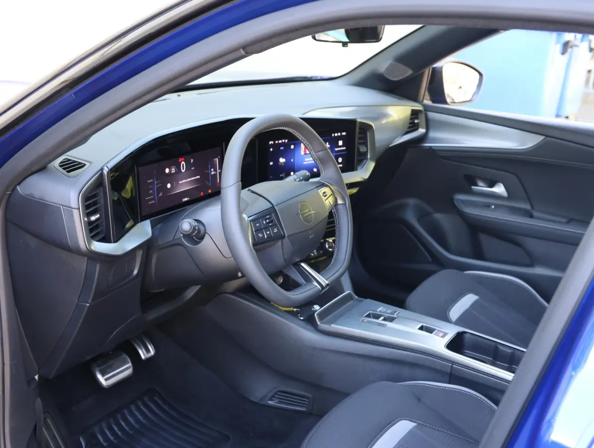 145pk Hybrid GS | Navigatie | Camera | Dodehoek detectie | Apple CarPlay / AndroidAuto | Keyless |