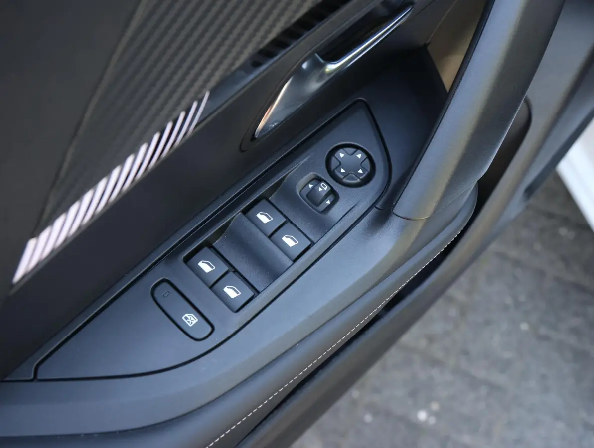 EV Allure Avantage 54 kWh | Accu 97% | Navigatie | Climate Control | Cruise Control | LED | Apple Carplay/Android Auto |