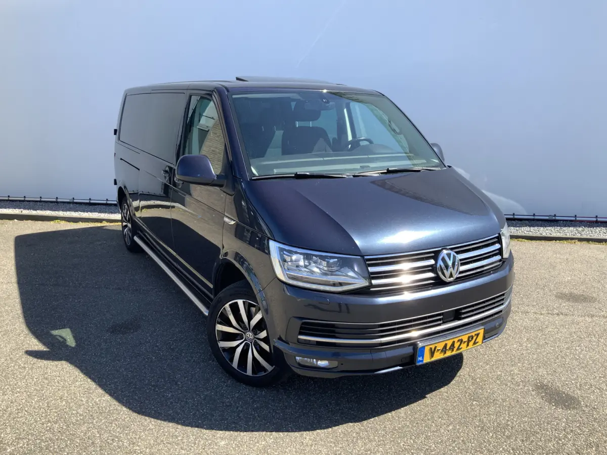 2.0 TDI L2H1 DC Highline Automaat Dub Cab Airco Navi Cruise Camera 5 Zits Trekhaak 2500 kg Alu Velg Euro 6 ,Zonne Dak