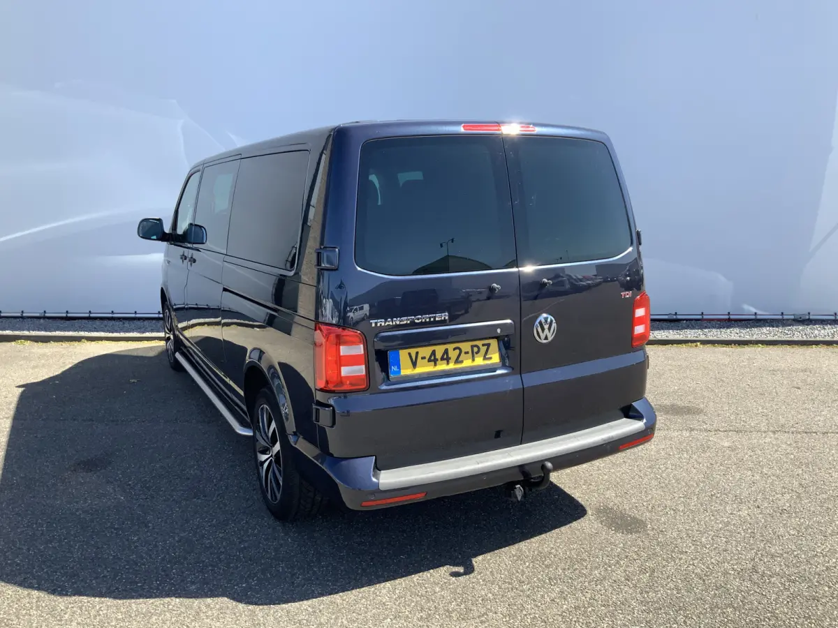 2.0 TDI L2H1 DC Highline Automaat Dub Cab Airco Navi Cruise Camera 5 Zits Trekhaak 2500 kg Alu Velg Euro 6 ,Zonne Dak