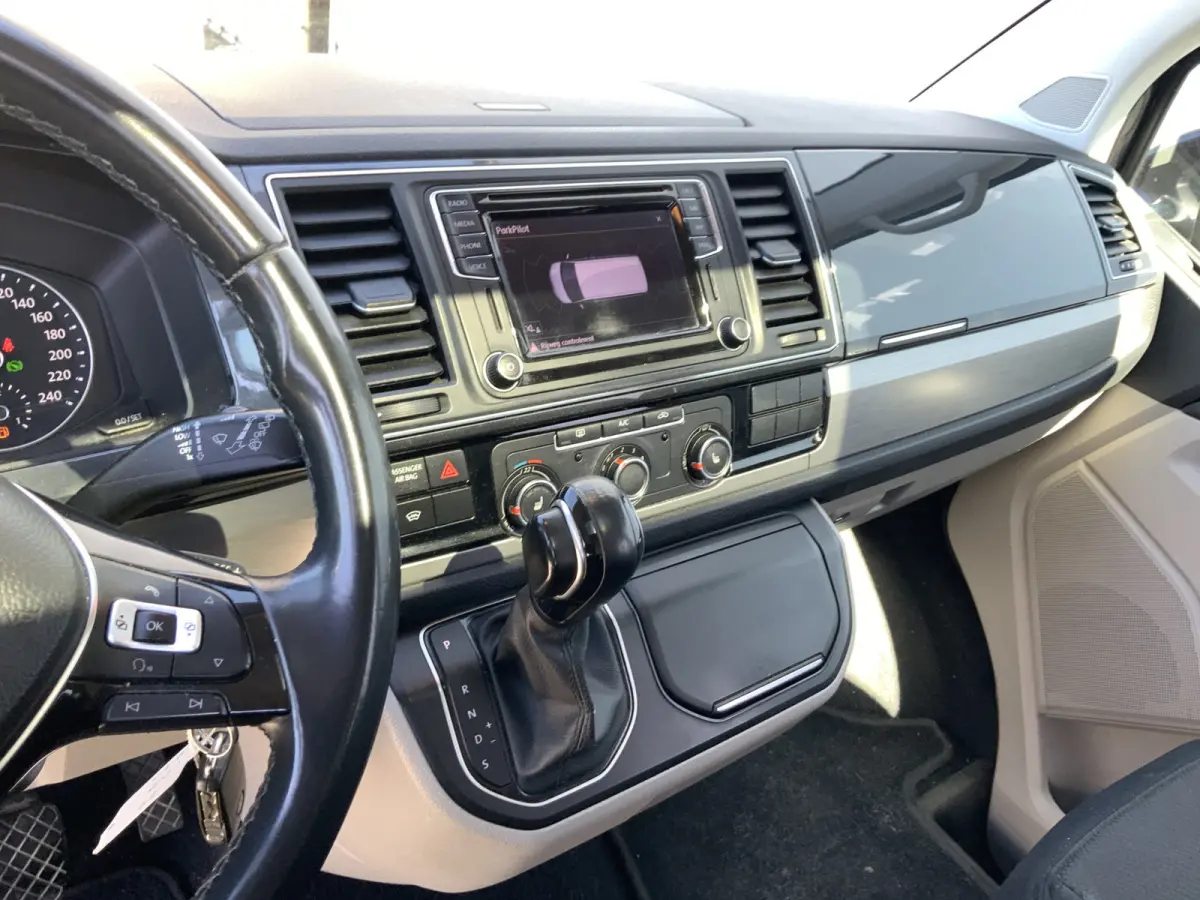2.0 TDI L2H1 DC Highline Automaat Dub Cab Airco Navi Cruise Camera 5 Zits Trekhaak 2500 kg Alu Velg Euro 6 ,Zonne Dak