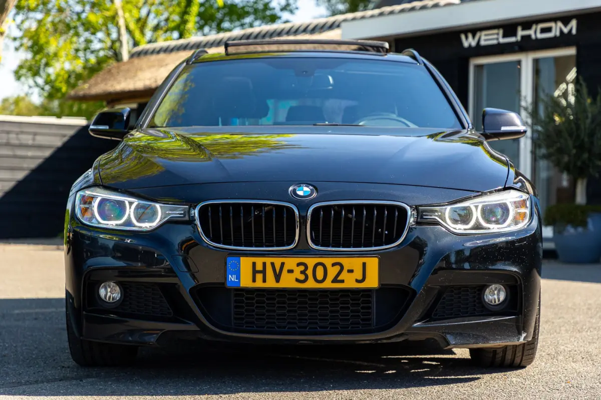 316i M Sport Edition (Panodak / M Pakket / Alcantara / Sportstoelen / Climate / Cruise / Stoelverwarming)