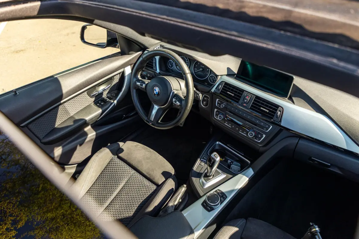 316i M Sport Edition (Panodak / M Pakket / Alcantara / Sportstoelen / Climate / Cruise / Stoelverwarming)