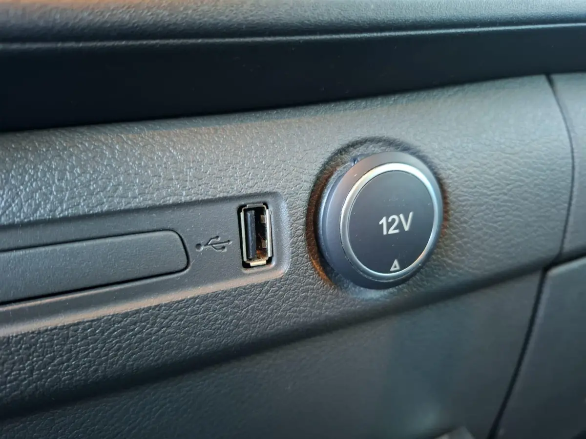 340 2.0 TDCI L1H1 Trend AIRCO / CRUISE CONTROLE / 3 ZITS / TREKHAAK / EURO 6