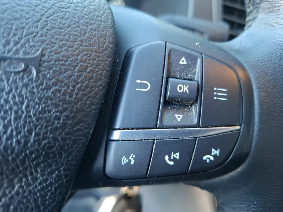 340 2.0 TDCI L1H1 Trend AIRCO / CRUISE CONTROLE / 3 ZITS / TREKHAAK / EURO 6