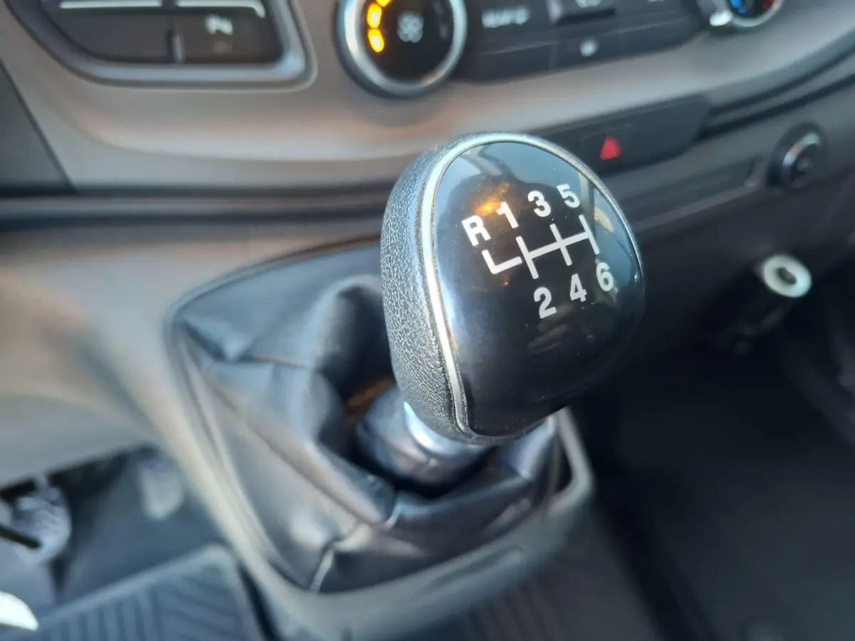 340 2.0 TDCI L1H1 Trend AIRCO / CRUISE CONTROLE / 3 ZITS / TREKHAAK / EURO 6
