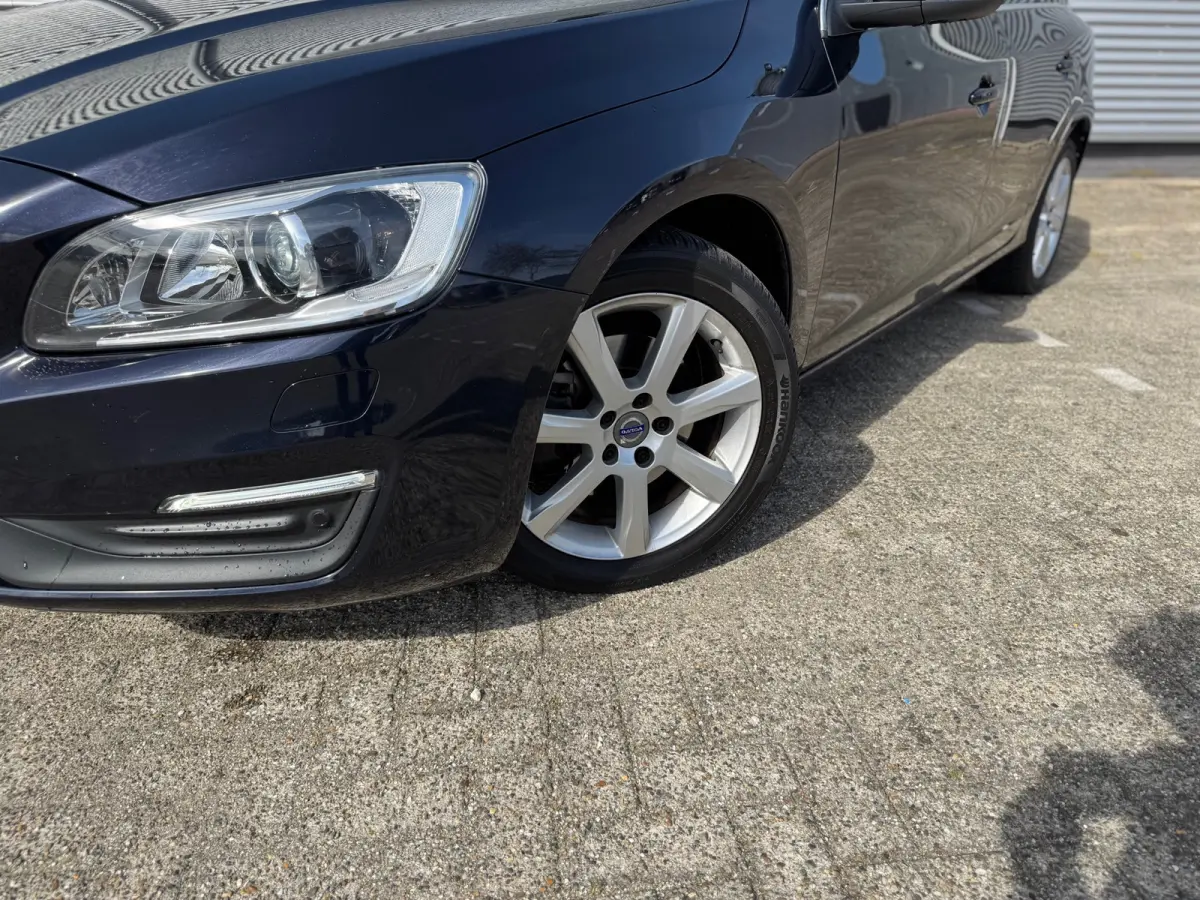 1.5 T3 Momentum,Automaat,Navigatie,nwe Distributie,extra winterset