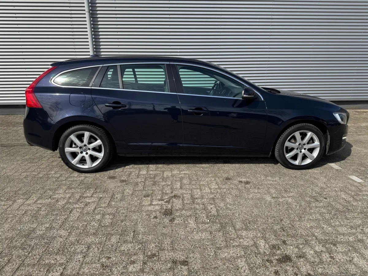 1.5 T3 Momentum,Automaat,Navigatie,nwe Distributie,extra winterset