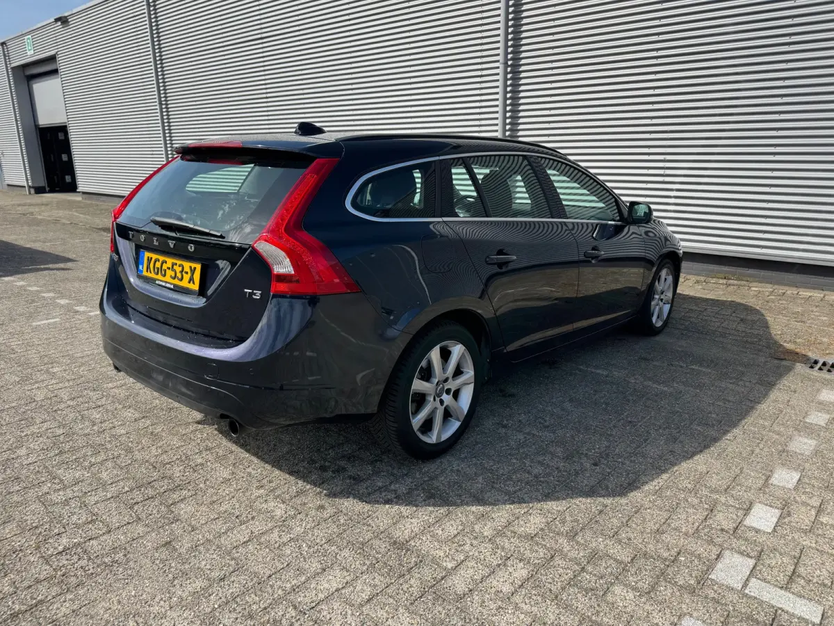 1.5 T3 Momentum,Automaat,Navigatie,nwe Distributie,extra winterset