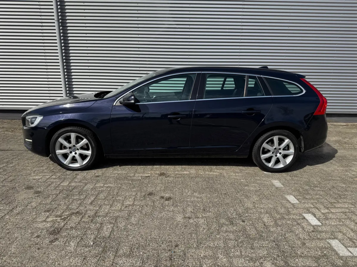1.5 T3 Momentum,Automaat,Navigatie,nwe Distributie,extra winterset