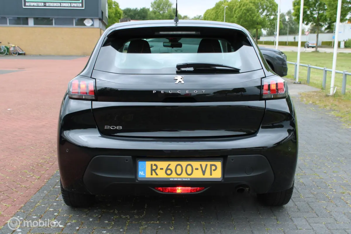 1.2 PureTech Active Pack, Pdc, App connect, Navi, Airco, 16 Inch Lmv.