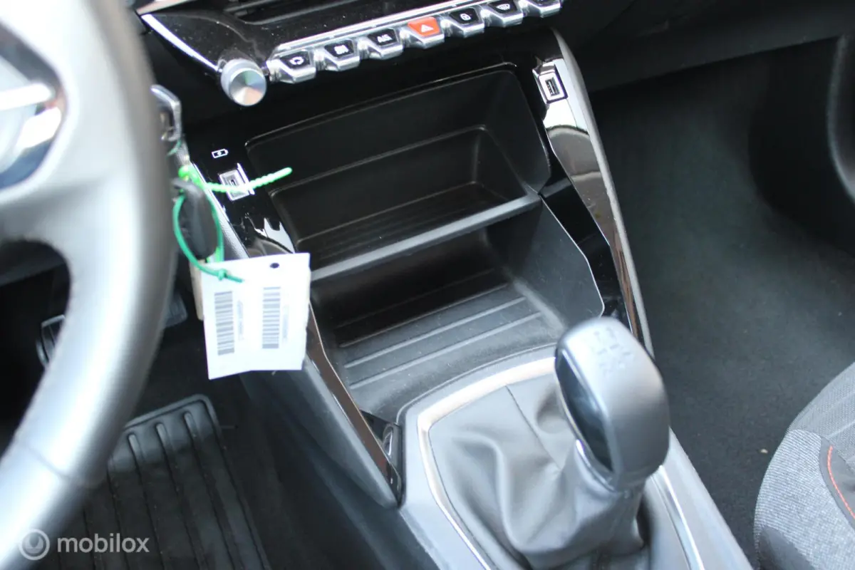 1.2 PureTech Active Pack, Pdc, App connect, Navi, Airco, 16 Inch Lmv.