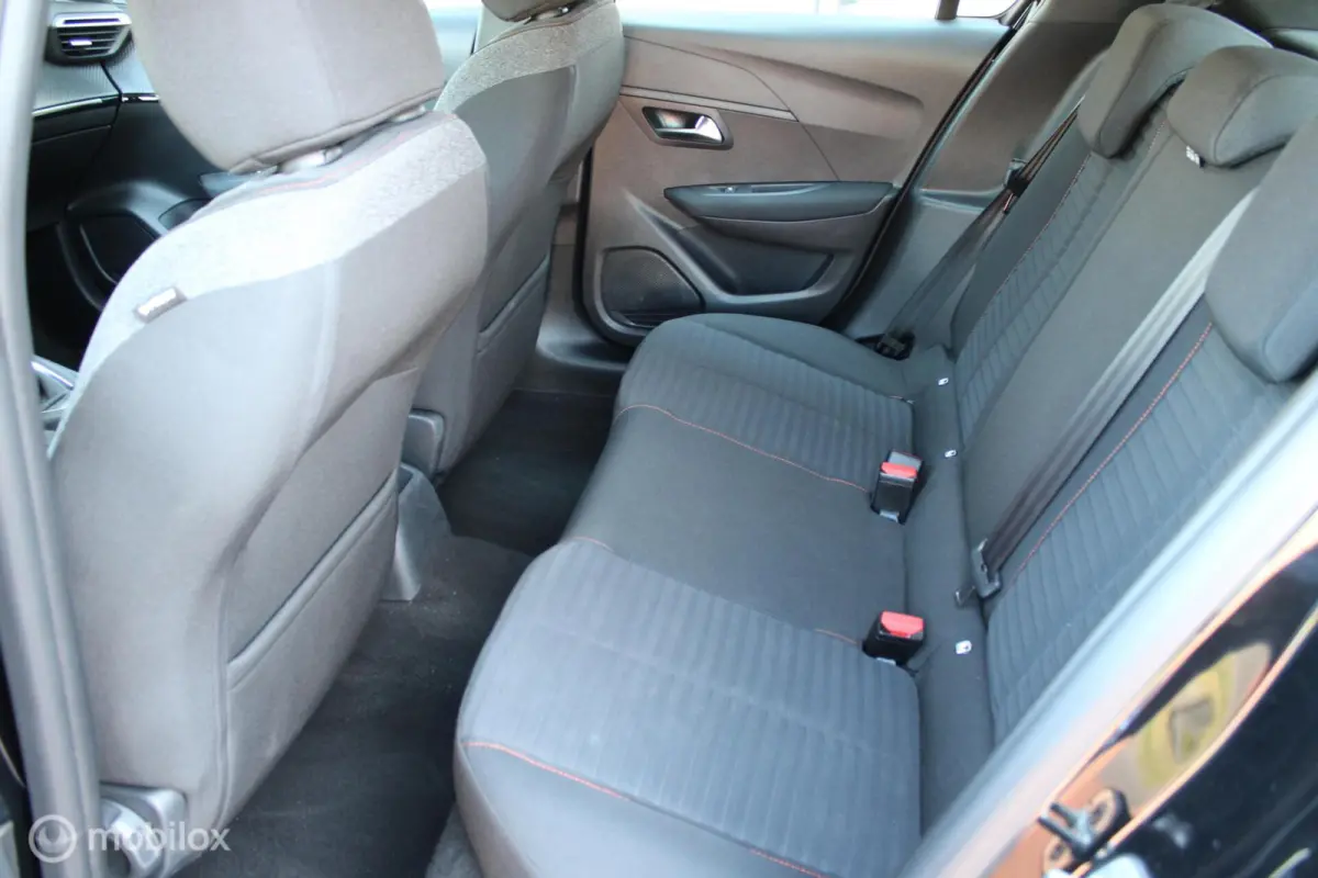 1.2 PureTech Active Pack, Pdc, App connect, Navi, Airco, 16 Inch Lmv.
