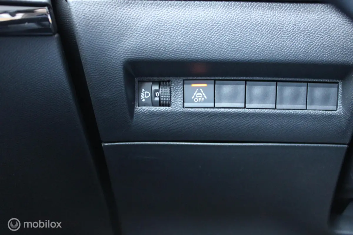 1.2 PureTech Active Pack, Pdc, App connect, Navi, Airco, 16 Inch Lmv.