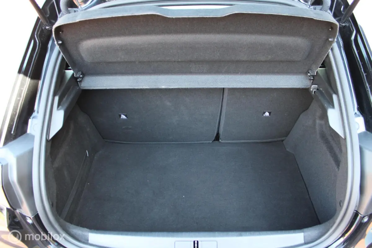 1.2 PureTech Active Pack, Pdc, App connect, Navi, Airco, 16 Inch Lmv.