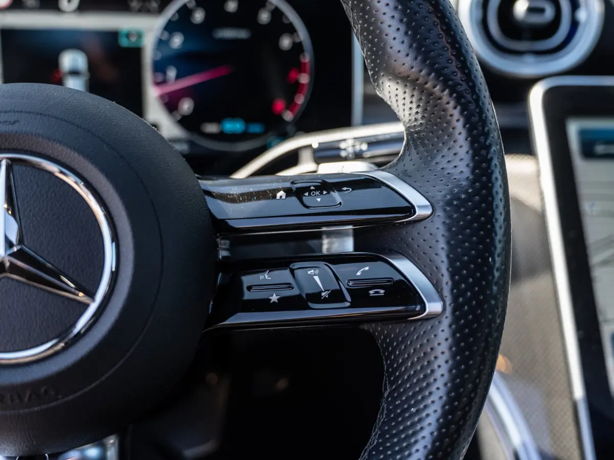 180 AMG Line | Premium Pack | 19” AMG | Head-Up | Pano | BTW