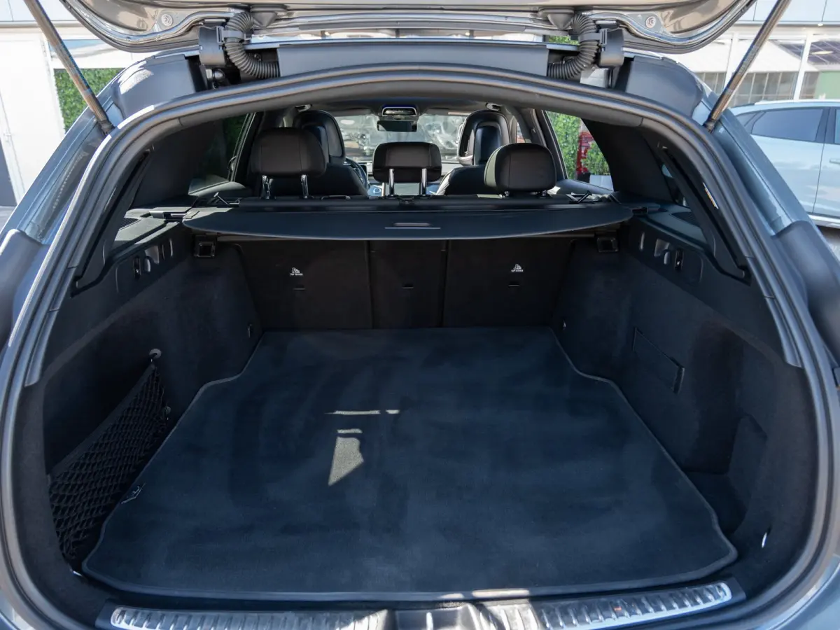 180 AMG Line | Premium Pack | 19” AMG | Head-Up | Pano | BTW